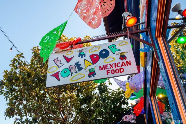 a picture of a tree with a yard