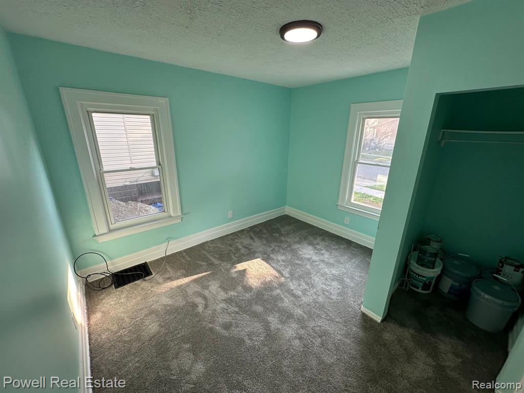 43 Summit Street Pontiac, MI 48342 - Photo 9 of 24