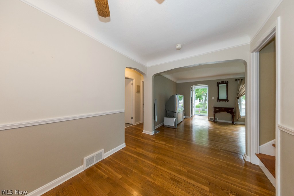 1219 Avondale Road Cleveland, OH 44121 - Photo 6 of 25