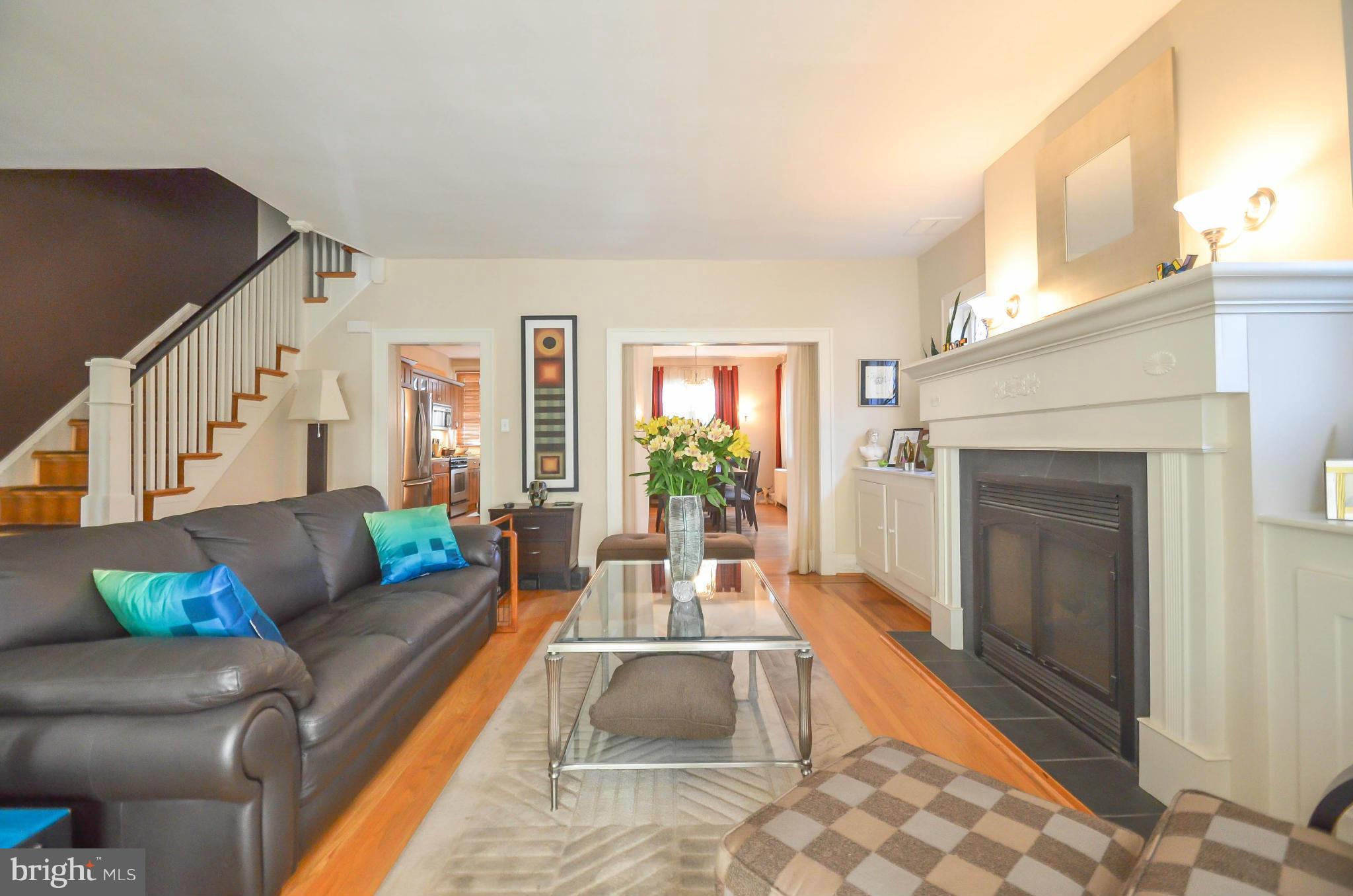 3917 Keswick Road Baltimore, MD 21211 - Photo 3 of 28 Living Room