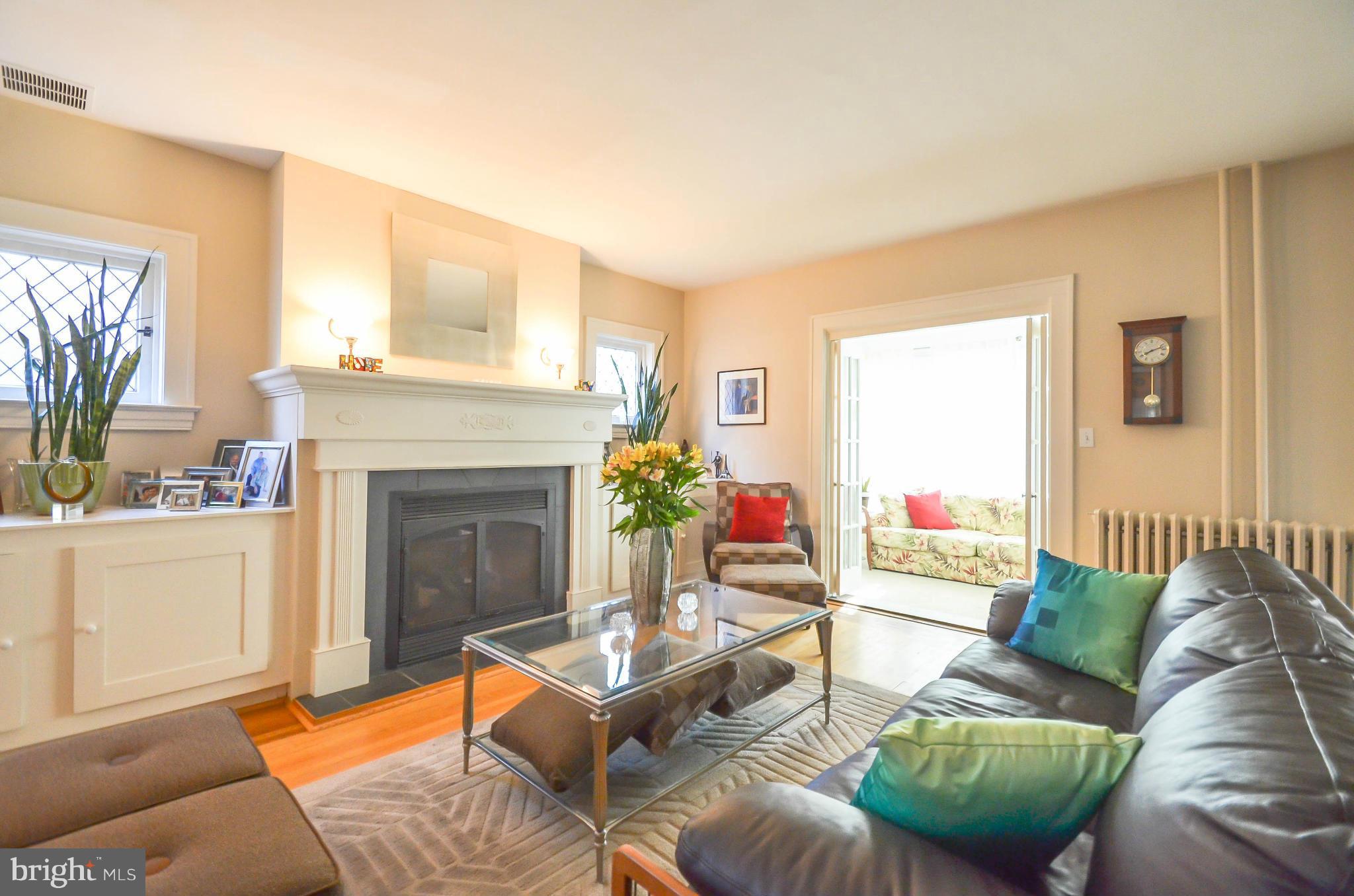3917 Keswick Road Baltimore, MD 21211 - Photo 5 of 28 Living Room