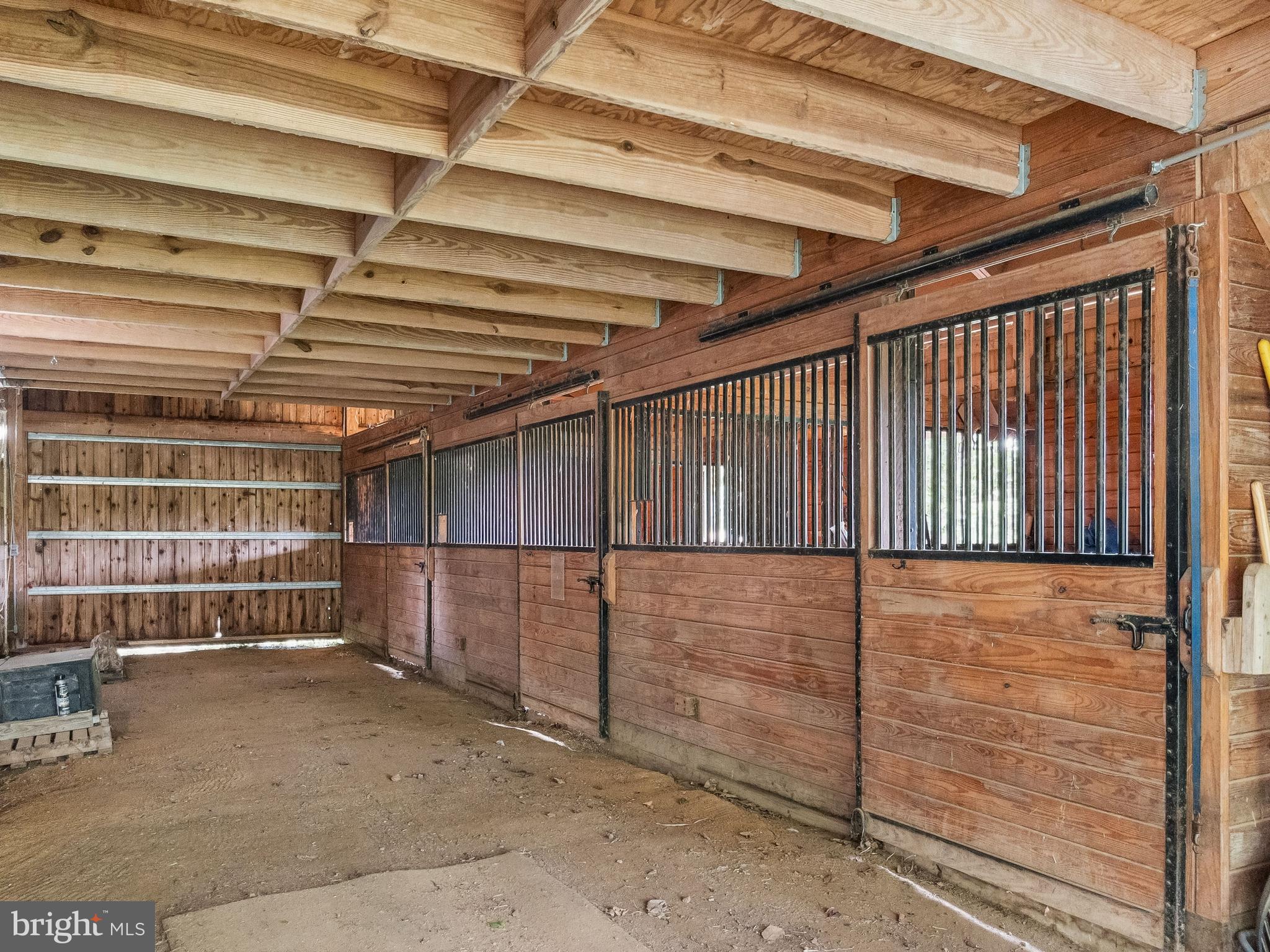 407 Miller Road Reading, PA 19608 - Photo 28 of 37 3 Stalls