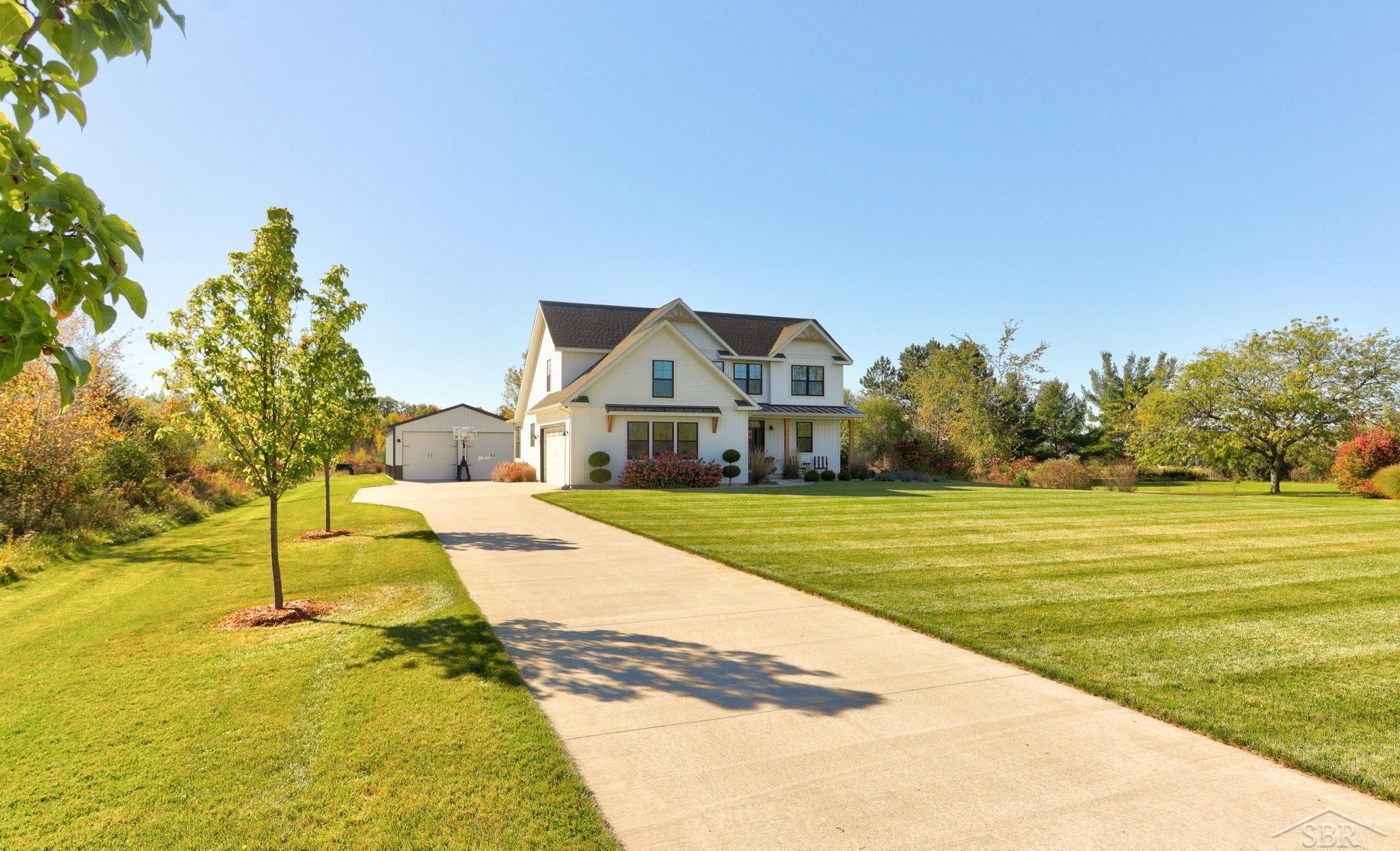 10421 Buck Road Freeland, MI 48623 - Photo 4 of 76