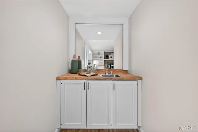 $550,000 | 290 Kinderhook Drive, Chesterfield, MO 63017