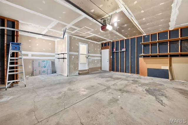 $550,000 | 290 Kinderhook Drive, Chesterfield, MO 63017