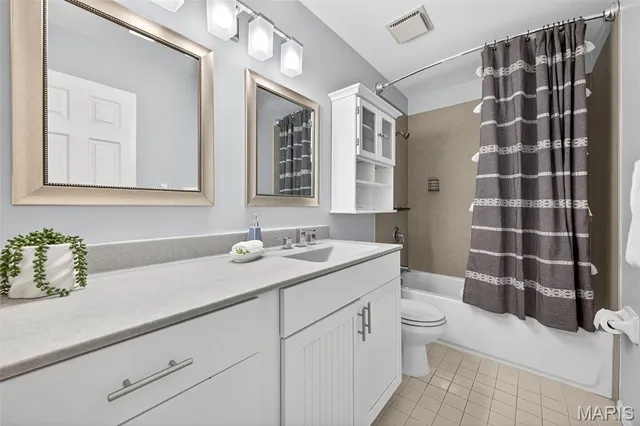 $550,000 | 290 Kinderhook Drive, Chesterfield, MO 63017