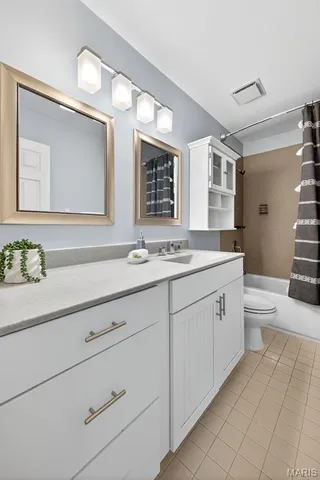 $550,000 | 290 Kinderhook Drive, Chesterfield, MO 63017