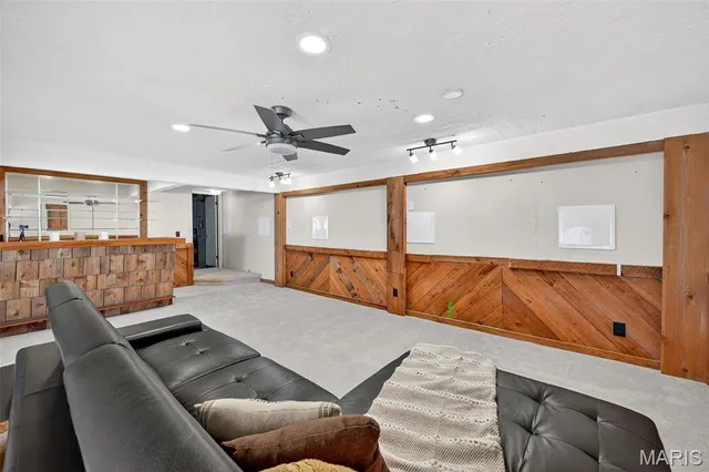 $550,000 | 290 Kinderhook Drive, Chesterfield, MO 63017