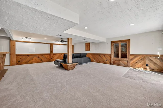 $550,000 | 290 Kinderhook Drive, Chesterfield, MO 63017