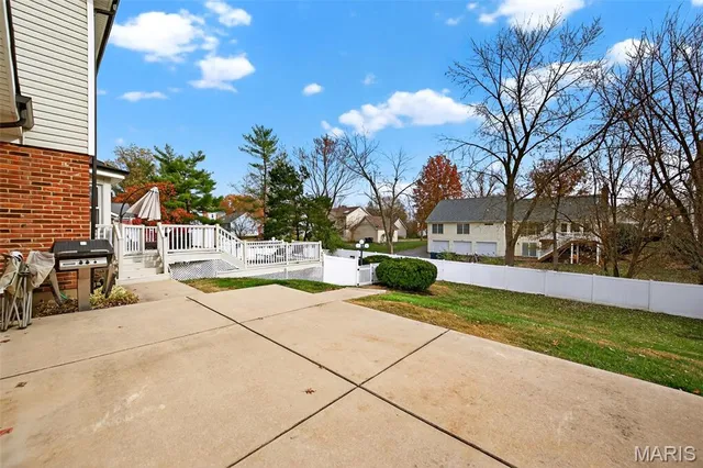 $550,000 | 290 Kinderhook Drive, Chesterfield, MO 63017