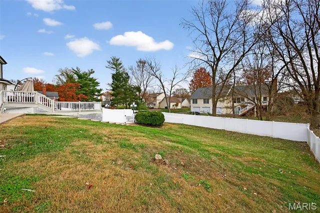 $550,000 | 290 Kinderhook Drive, Chesterfield, MO 63017