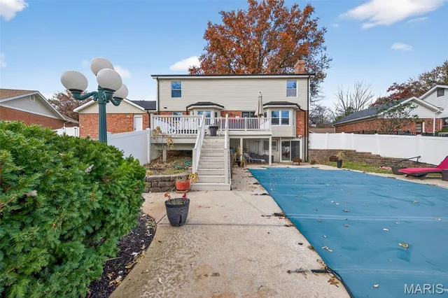 $550,000 | 290 Kinderhook Drive, Chesterfield, MO 63017