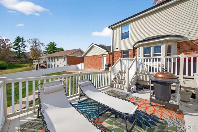 $550,000 | 290 Kinderhook Drive, Chesterfield, MO 63017