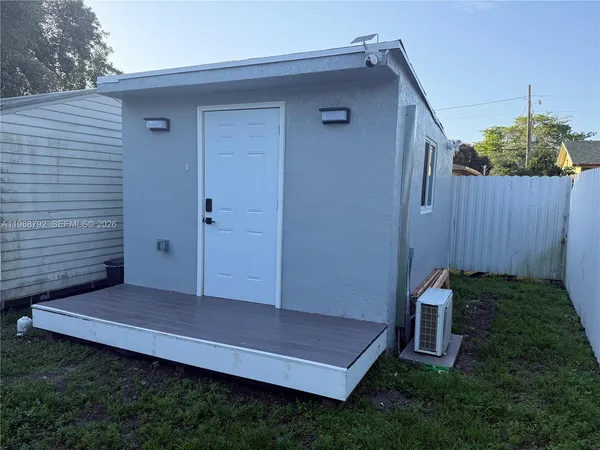 $1,300 | 1608 Northwest 51st Terrace, Unit E, Miami, FL 33142