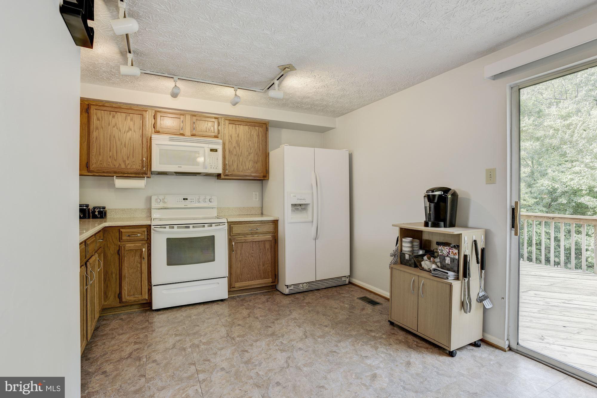 47 Hyacinth Road Baltimore, MD 21234 - Photo 11 of 30 Kitchen