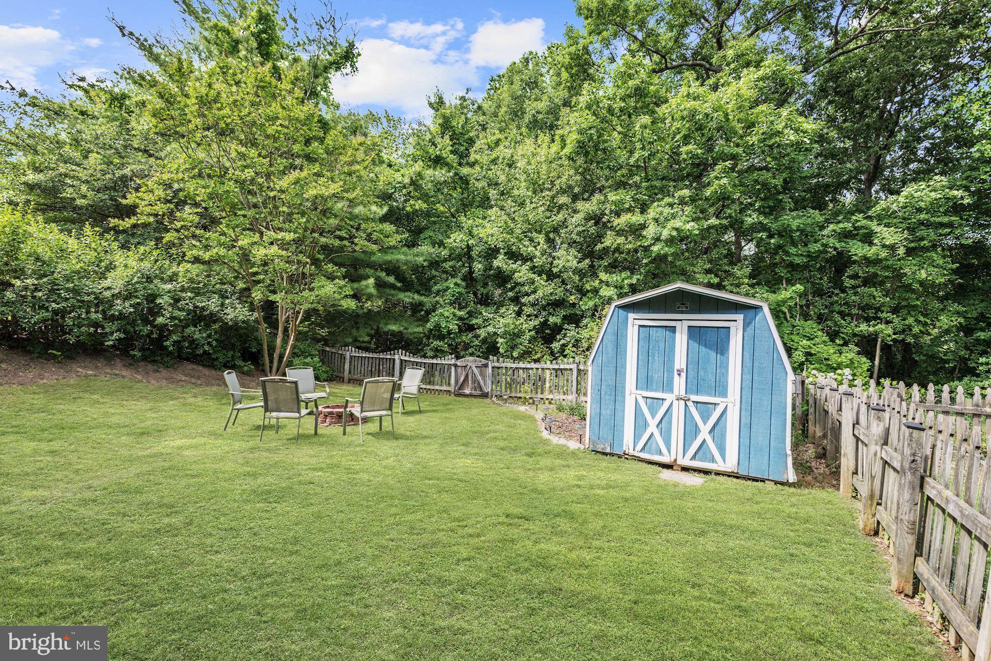 47 Hyacinth Road Baltimore, MD 21234 - Photo 25 of 30 Landscaped Grounds