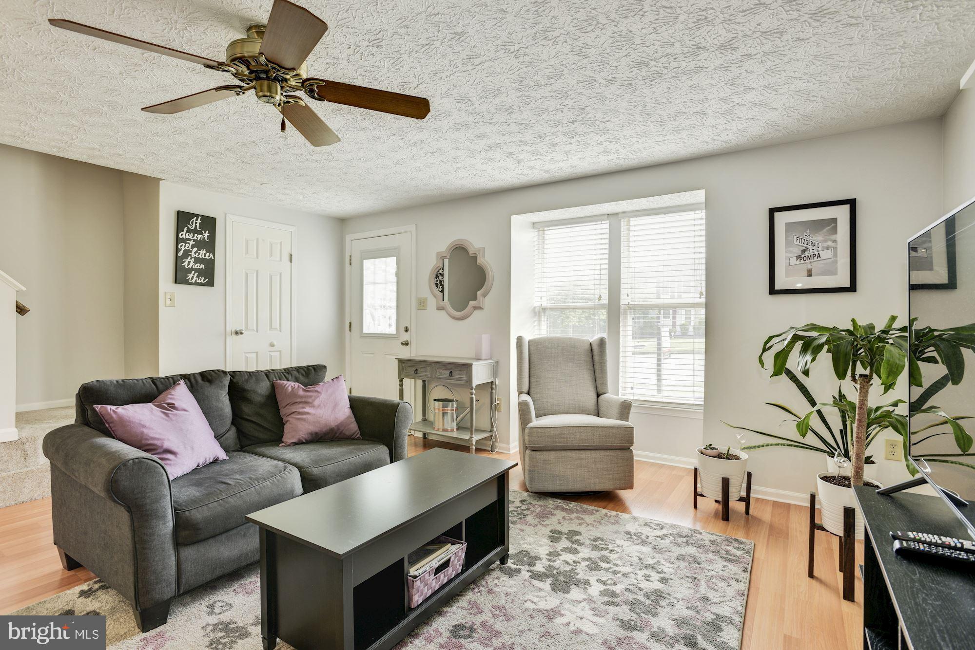 47 Hyacinth Road Baltimore, MD 21234 - Photo 5 of 30 Living Room