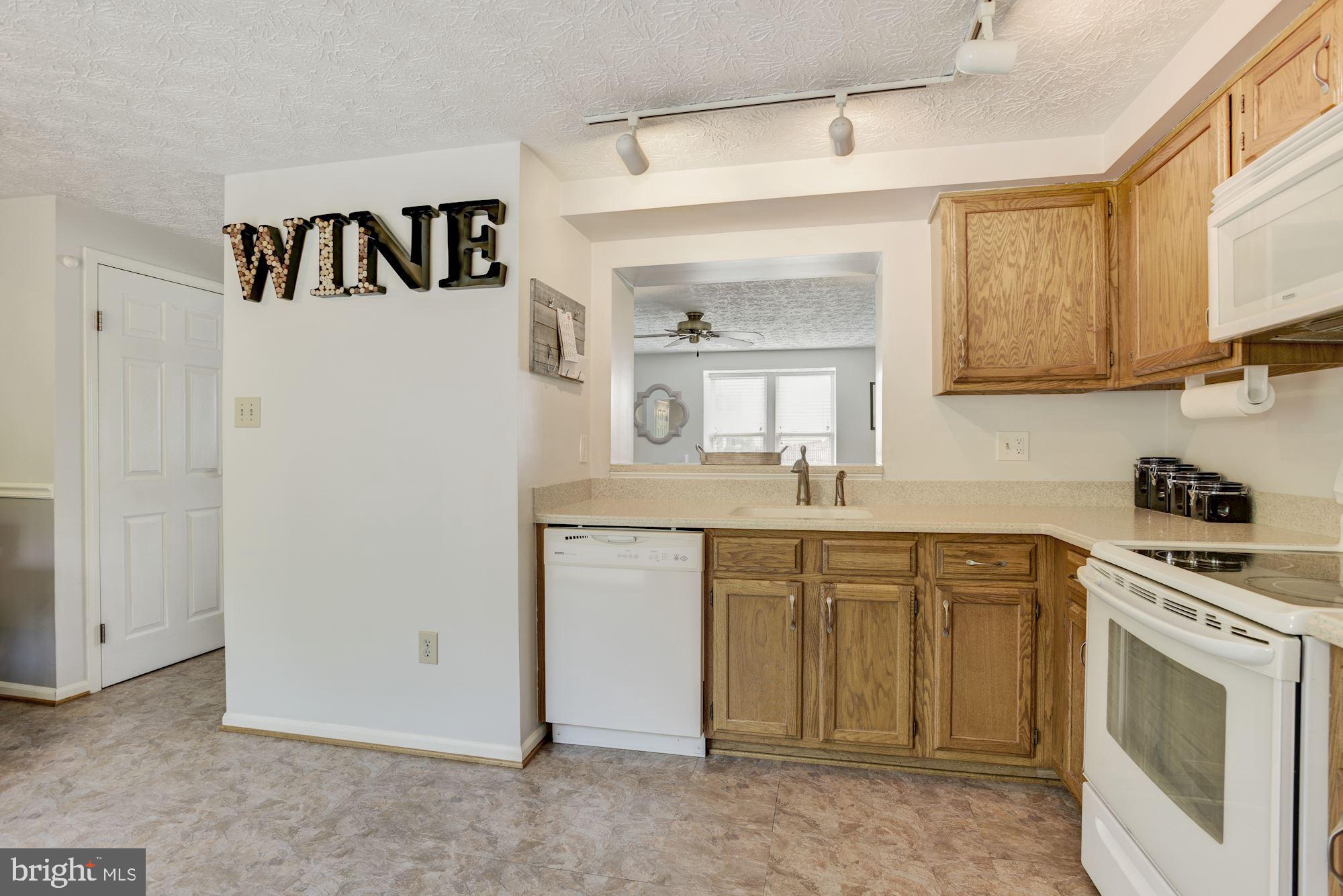 47 Hyacinth Road Baltimore, MD 21234 - Photo 9 of 30 Kitchen