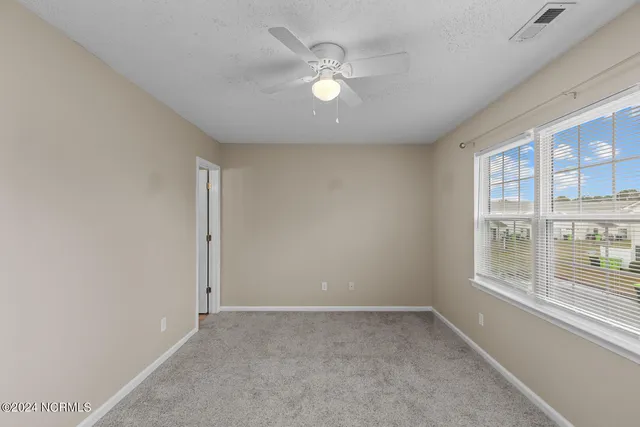 $1,250 | 94 Century Court, Swansboro, NC 28584