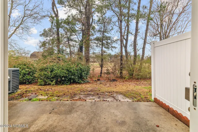 $1,250 | 94 Century Court, Swansboro, NC 28584