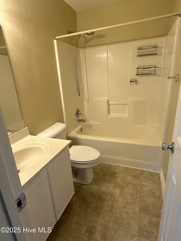 $1,250 | 94 Century Court, Swansboro, NC 28584