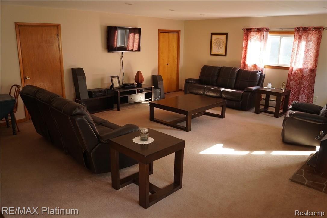 20899 Barton Road Pinckney, MI 48169 - Photo 10 of 30 DSC02171.JPG