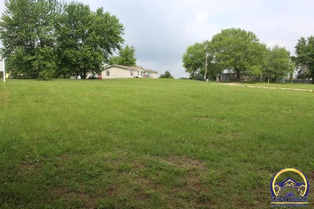 $6,000 | 9395 Delaware Drive, Ozawkie, KS 66070