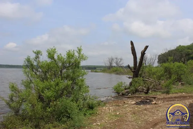 $6,000 | 9395 Delaware Drive, Ozawkie, KS 66070