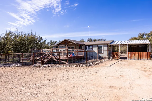 $390,000 | 138 Spanish Oak Trail, Harper, TX 78631