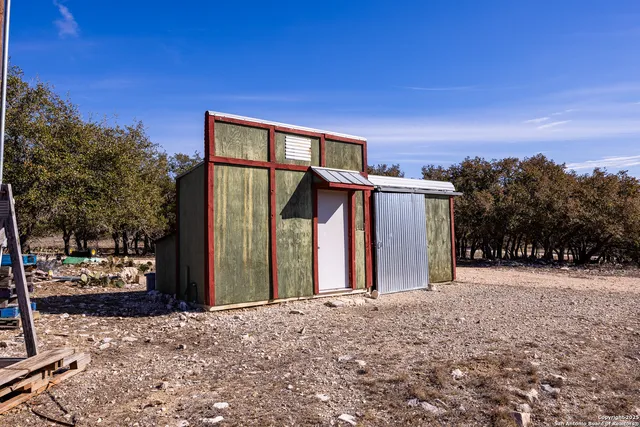 $390,000 | 138 Spanish Oak Trail, Harper, TX 78631