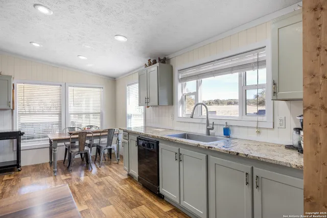 $390,000 | 138 Spanish Oak Trail, Harper, TX 78631