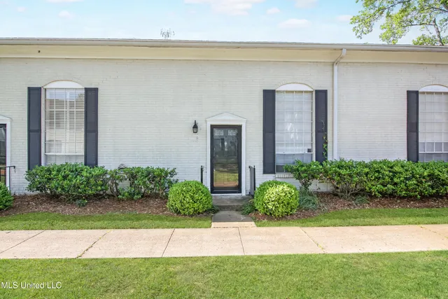 $90,000 | 5025 Wayneland Drive, Unit G5, Jackson, MS 39211