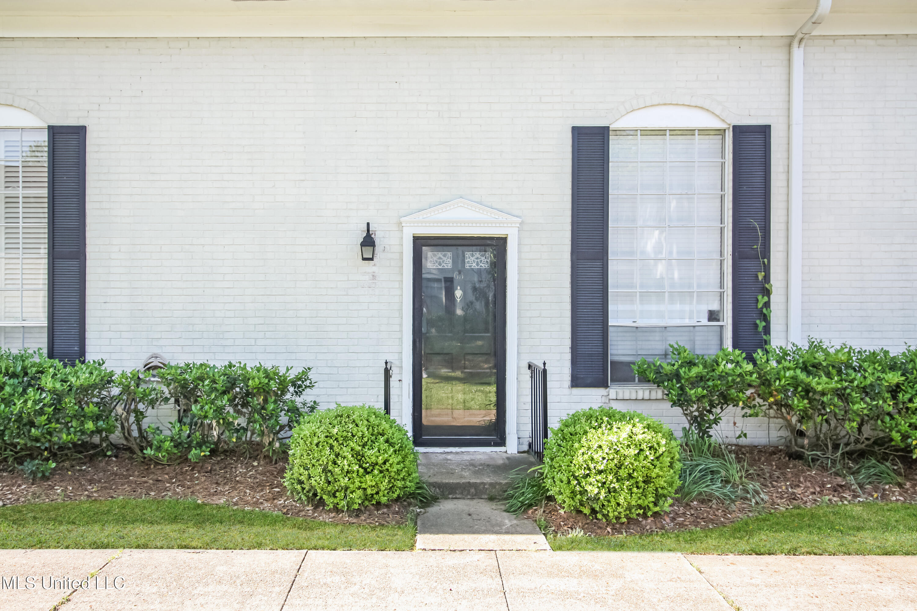 5025 Wayneland Drive, Unit G5 Jackson, MS 39211 - Photo 2 of 22 IMG_6782