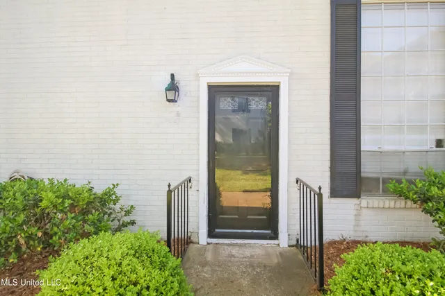 $90,000 | 5025 Wayneland Drive, Unit G5, Jackson, MS 39211
