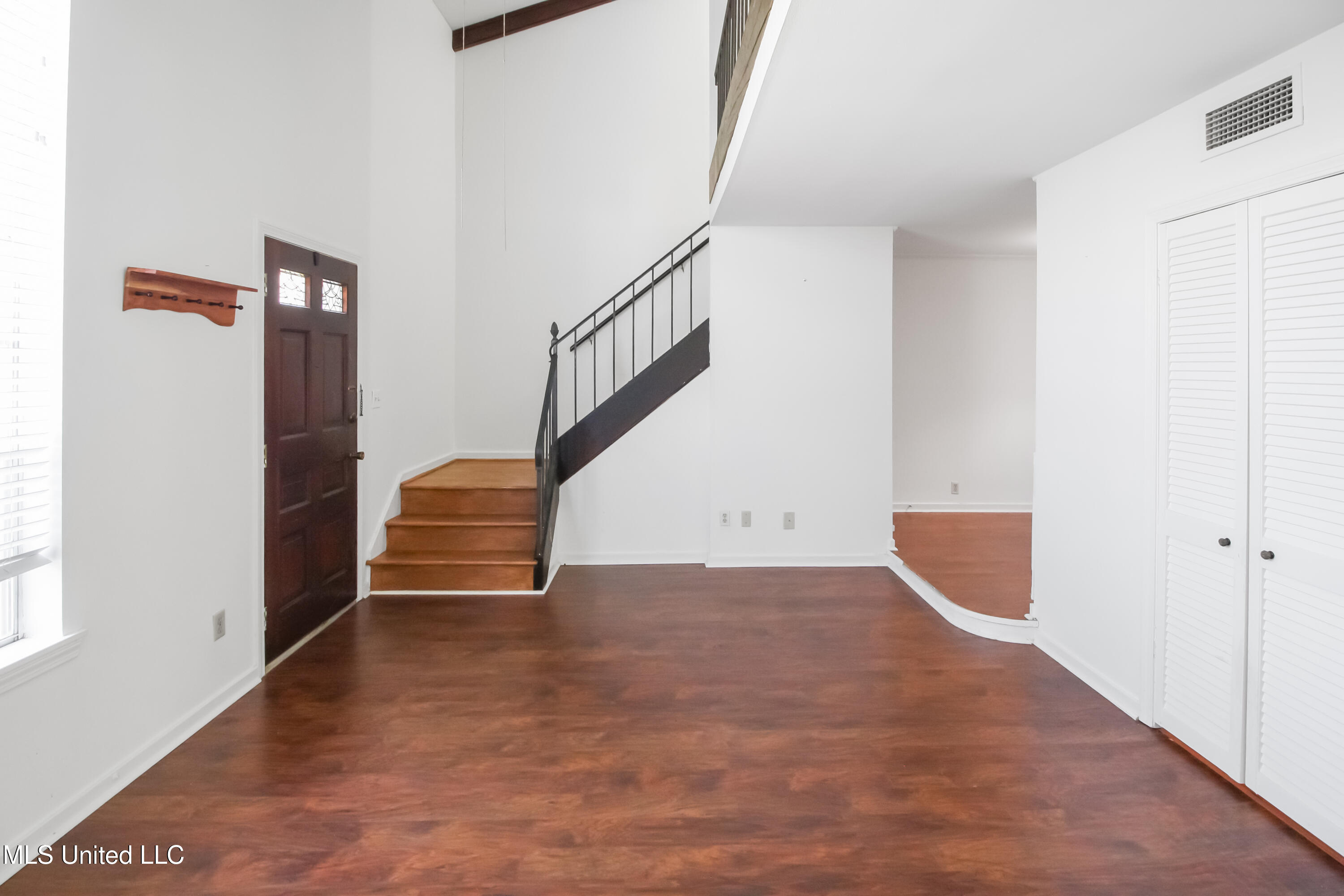 5025 Wayneland Drive, Unit G5 Jackson, MS 39211 - Photo 6 of 22 IMG_6795