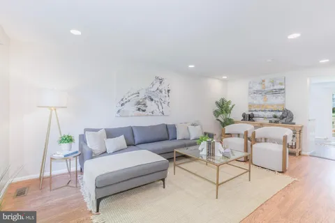 $370,000 | 20528 Strath Haven Drive, Gaithersburg, MD 20886