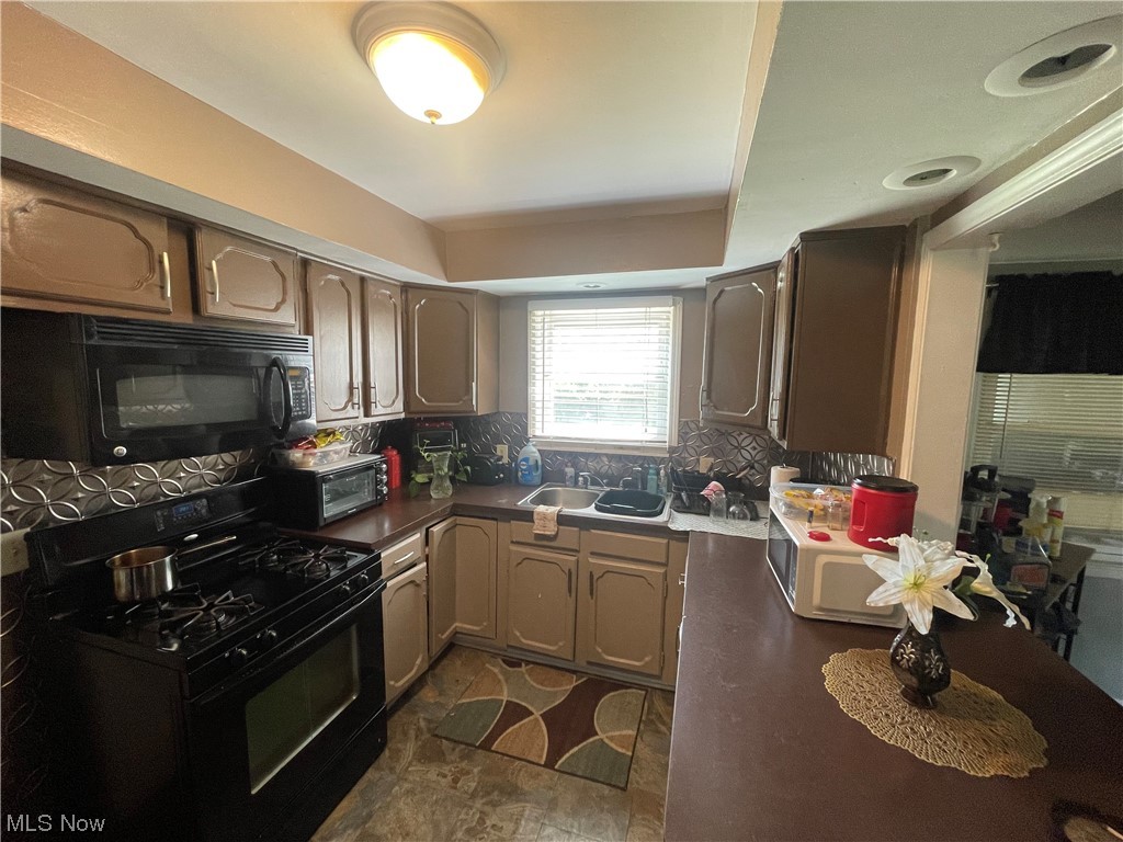 3954 Colony Road South Euclid, OH 44118 - Photo 7 of 24
