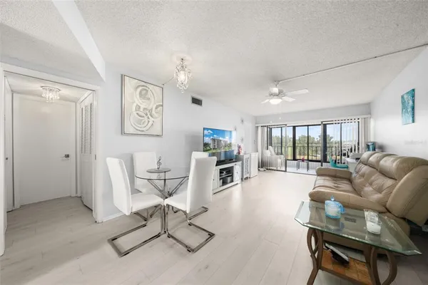 $128,000 | 117 Country Club Drive, Unit 204, Lake Placid, FL 33852