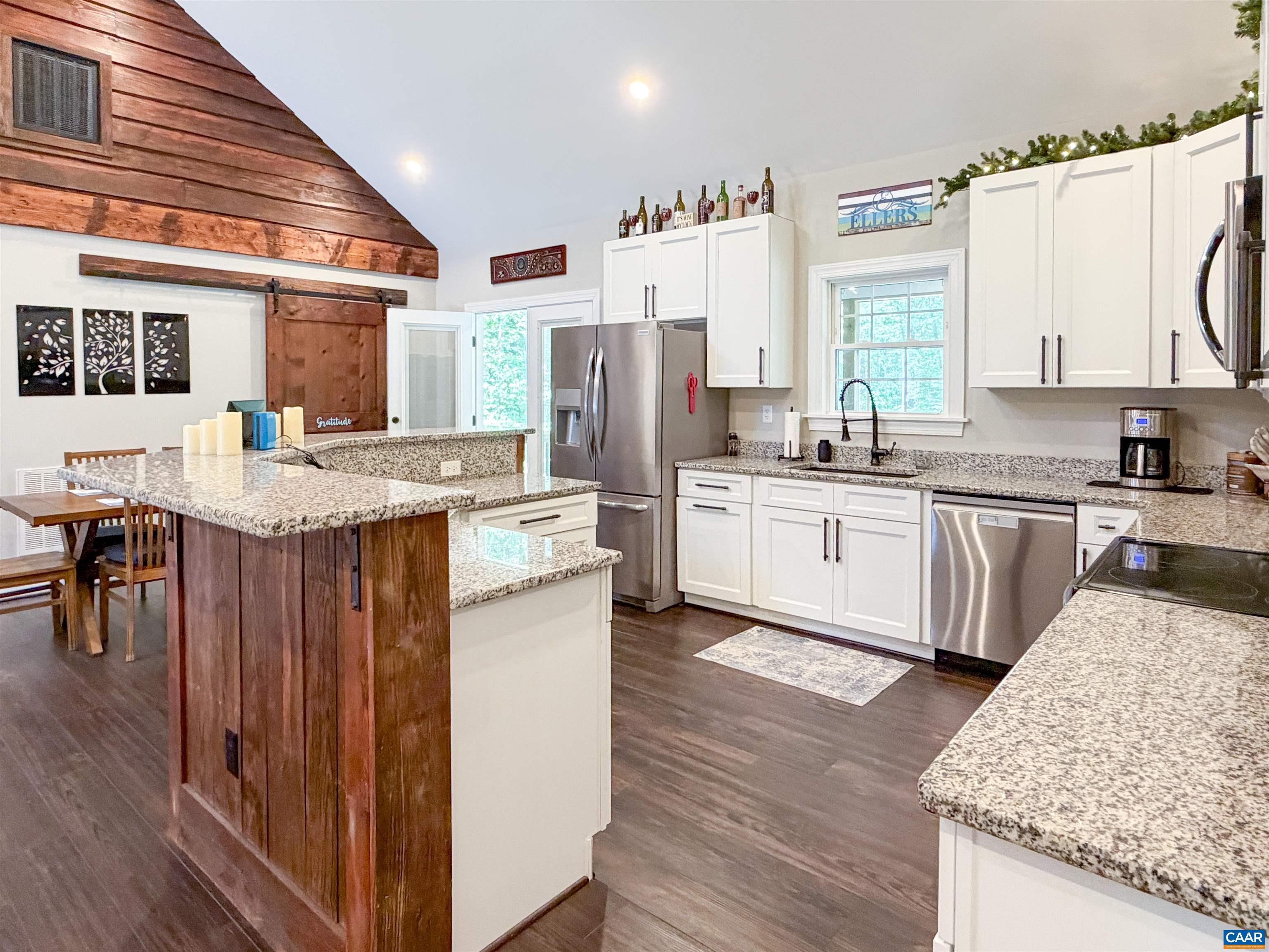 1387 Spreading Oak Road Arvonia, VA 23004 - Photo 7 of 43
