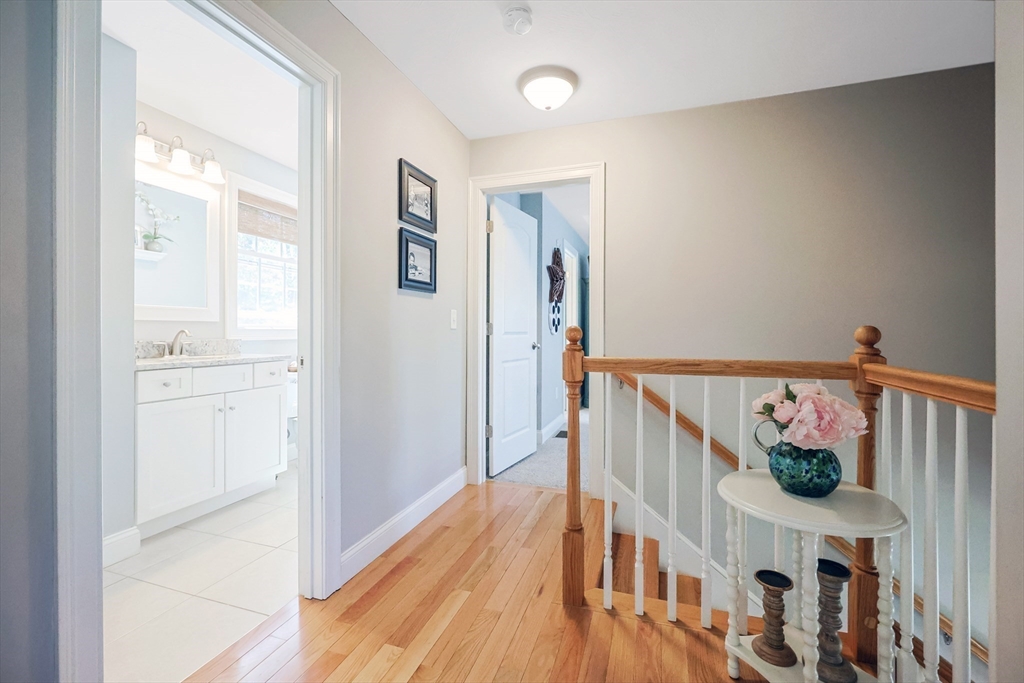 22 Mohawk Circle Georgetown, MA 01833 - Photo 15 of 39