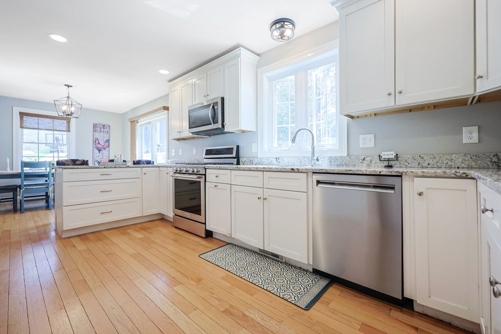 22 Mohawk Circle Georgetown, MA 01833 - Photo 4 of 39