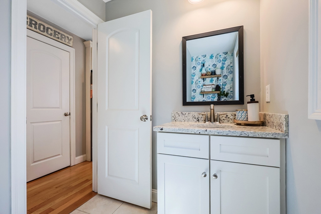 22 Mohawk Circle Georgetown, MA 01833 - Photo 10 of 39