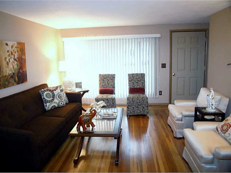 82 Brookwood Road Warwick, RI 02889 - Photo 6 of 12 Living Room.
