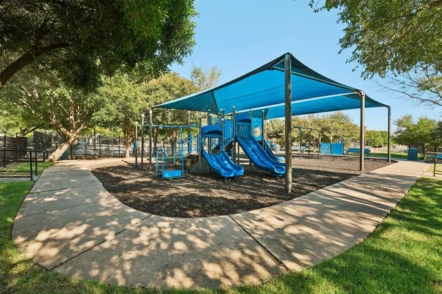 a view of a house with a big yard