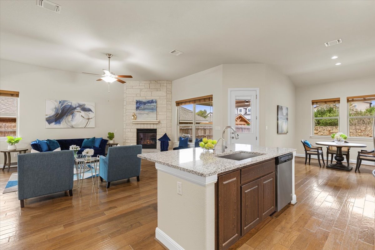 138 Challis Court Austin, TX 78737 - Photo 14 of 39