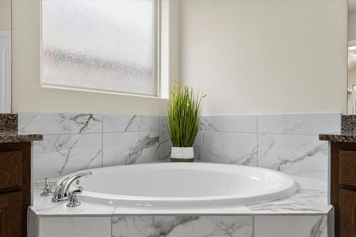 138 Challis Court Austin, TX 78737 - Photo 25 of 39