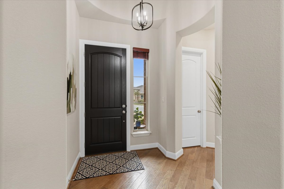 138 Challis Court Austin, TX 78737 - Photo 8 of 39