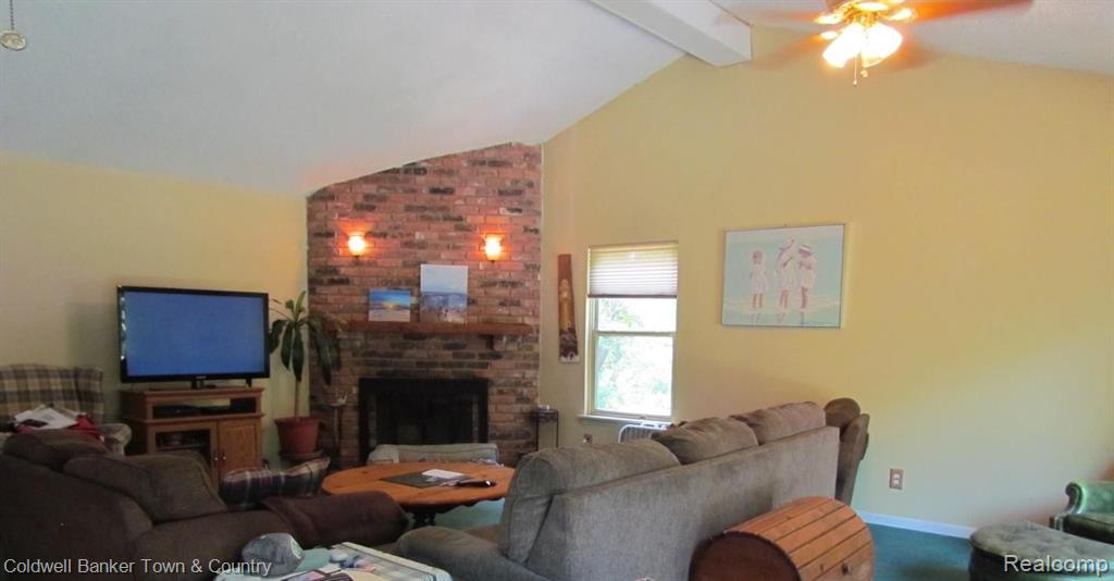 3962 Fisher Road Howell, MI 48855 - Photo 7 of 27