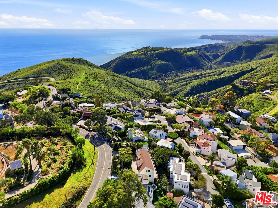 2955 Corral Canyon Road Malibu, CA 90265 - Photo 20 of 21 a view of a city