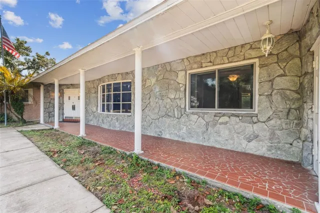 $867,000 | 1900 Capri Road, Valrico, FL 33594